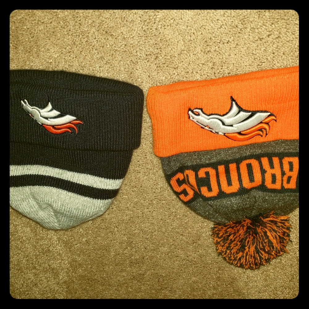 Nwot Broncos beanie set
